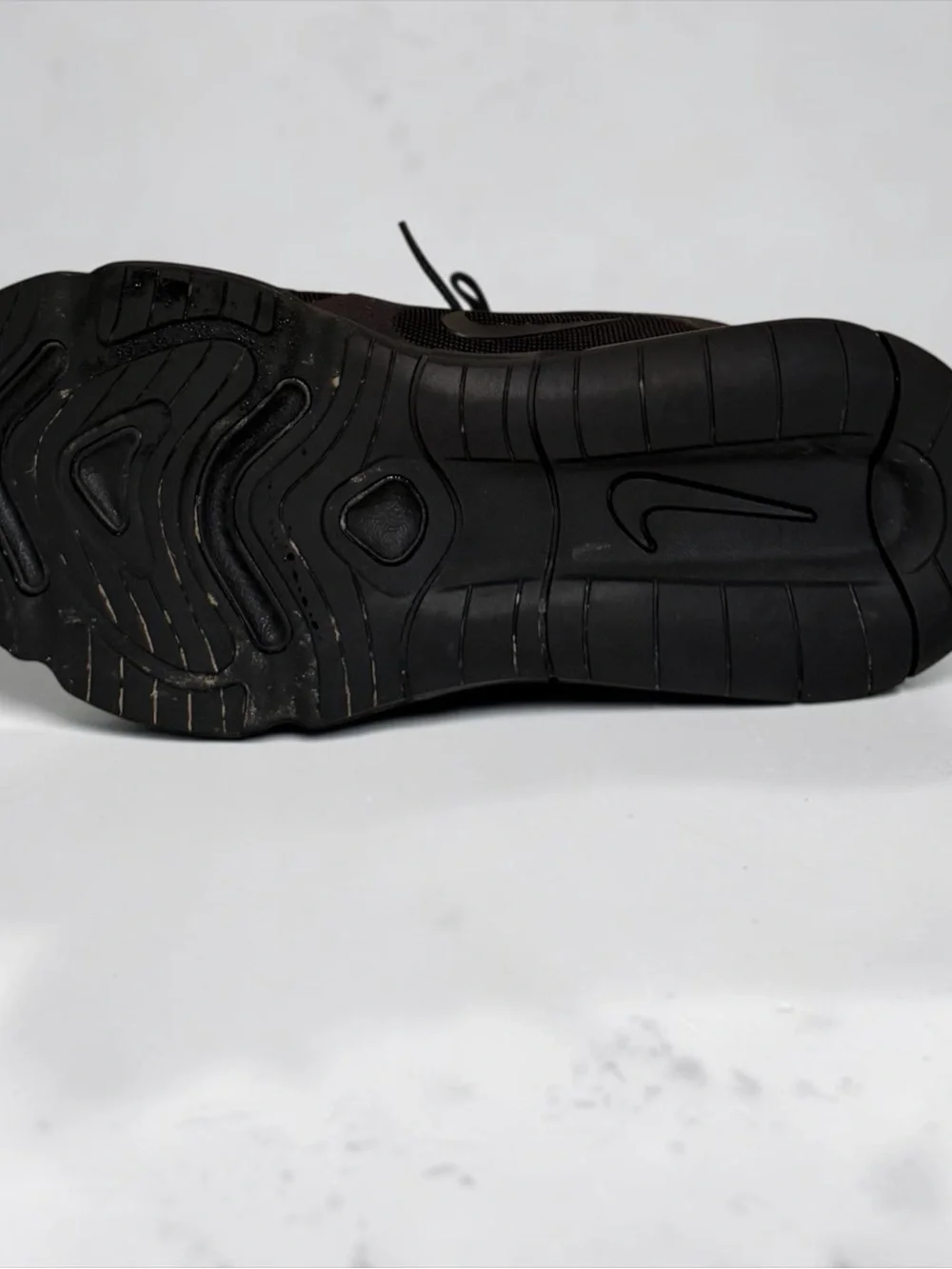 Nike Air Max 200 Triple Black Men's Size 9.5 (AQ2568-003) Running Shoes